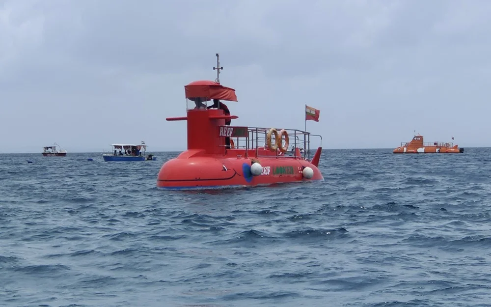 Semi-Submarine Ride