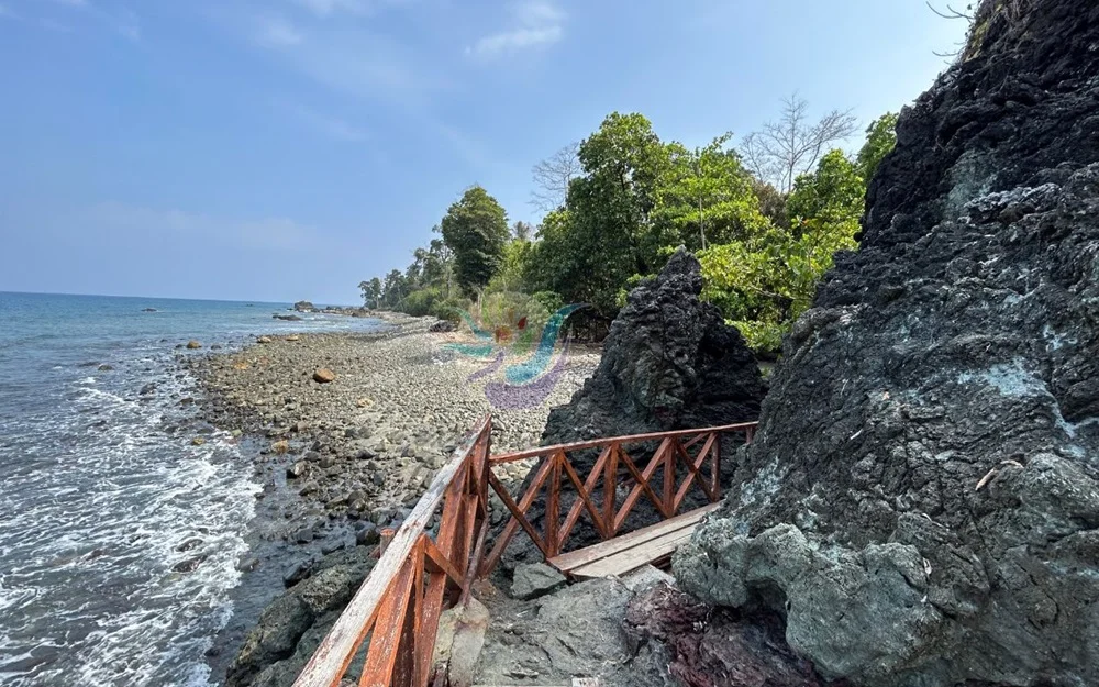 Moris Dera Beach, Rangat