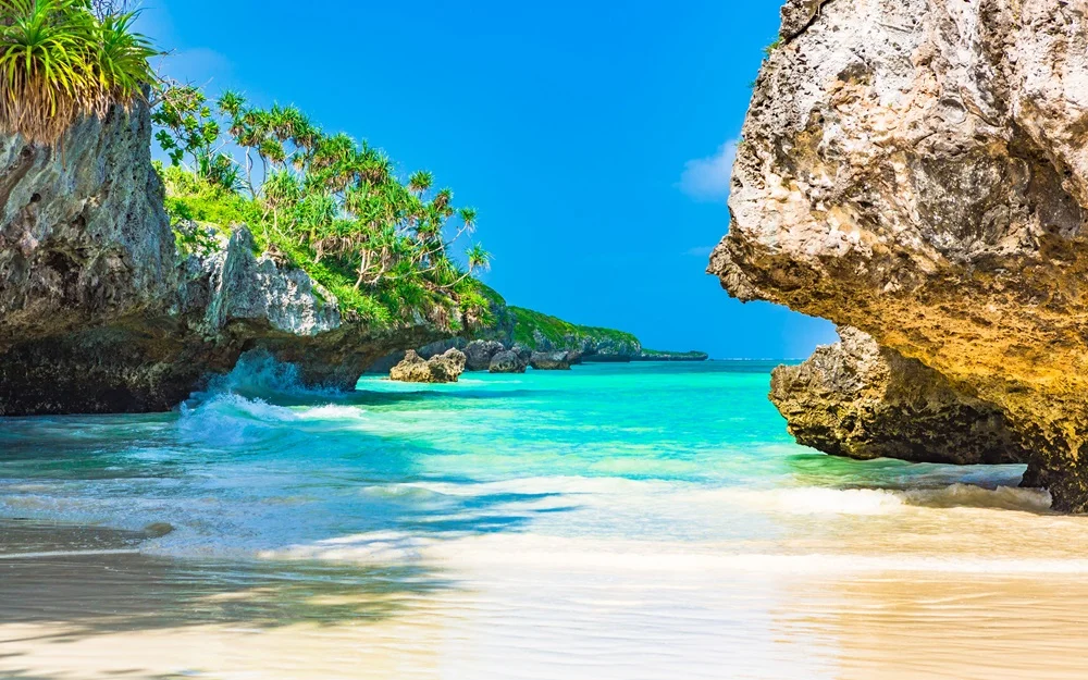 picture of a rocky beach